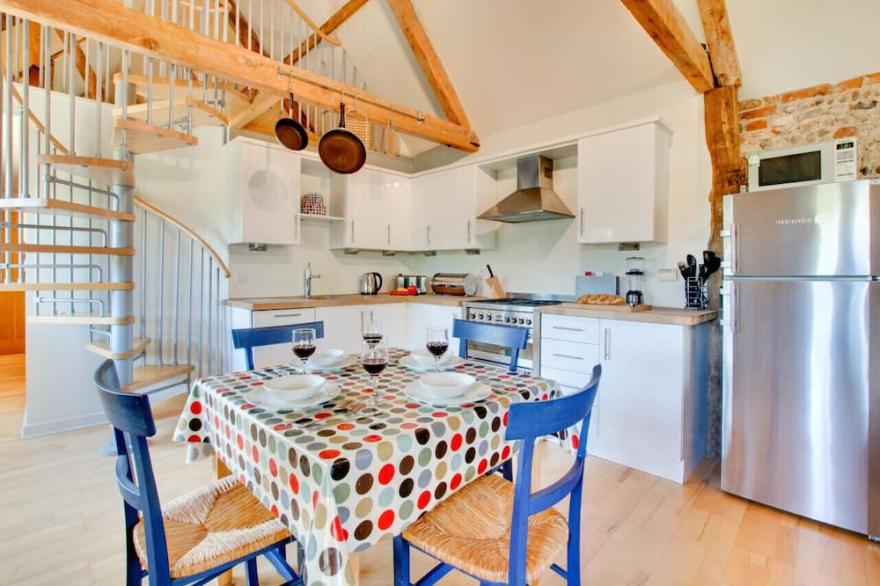 Crossways Barn - Two Bedroom House, Sleeps 4