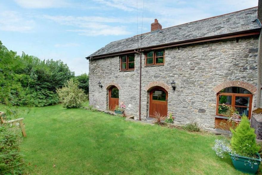 Button Stable - Three Bedroom House, Sleeps 6