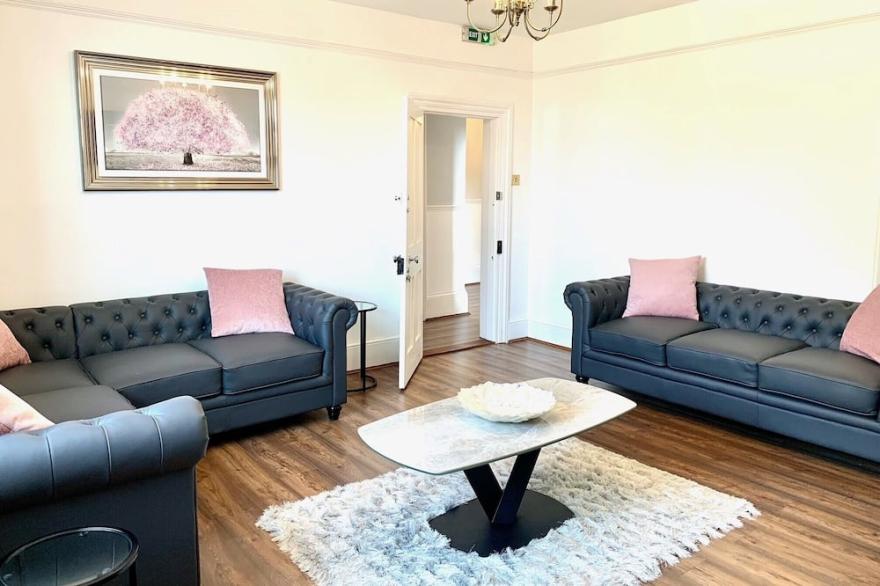 Stunning 6 bedroom Farmhouse in Hellingly