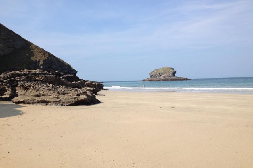 BEACH COTTAGE, pet friendly, country holiday cottage in Portreath