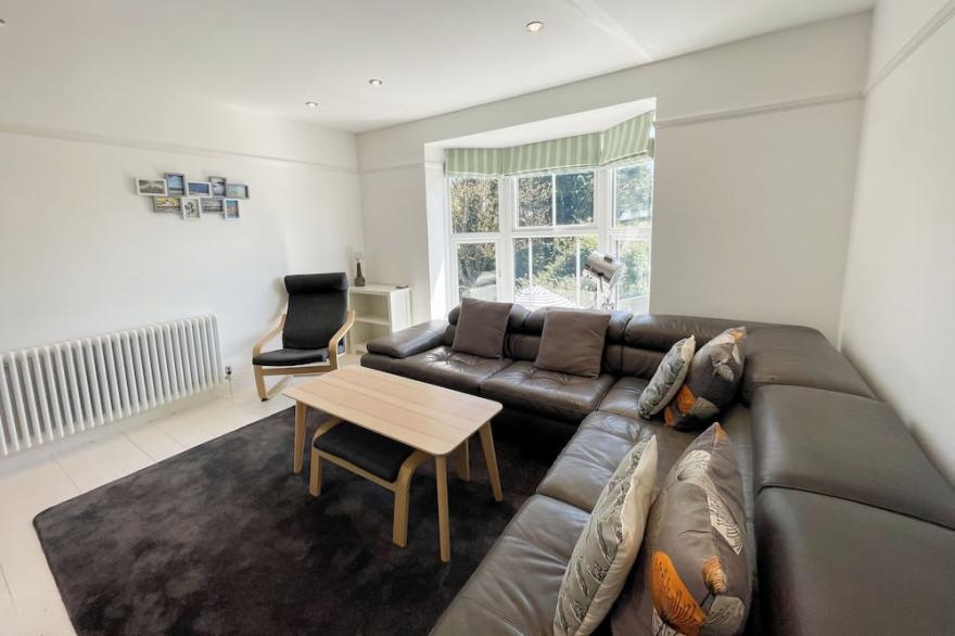 Windsor Cottage - 3 Bed | Pet Friendly* | Terrace