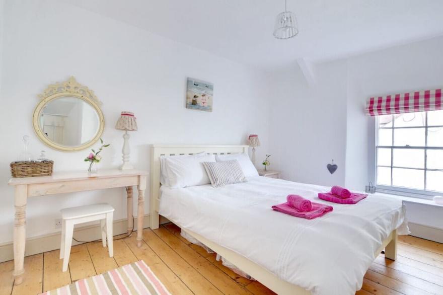 Williams Cottage - Two Bedroom House, Sleeps 4