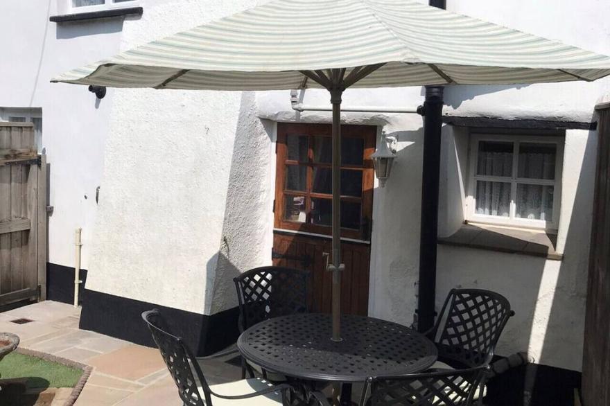 Warren Cottage - Two Bedroom House, Sleeps 4