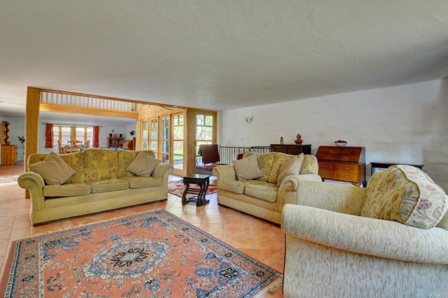 Rectory Barn - Three Bedroom House, Sleeps 6
