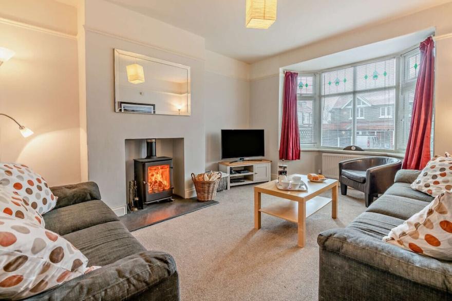 Alby House - Five Bedroom House, Sleeps 9