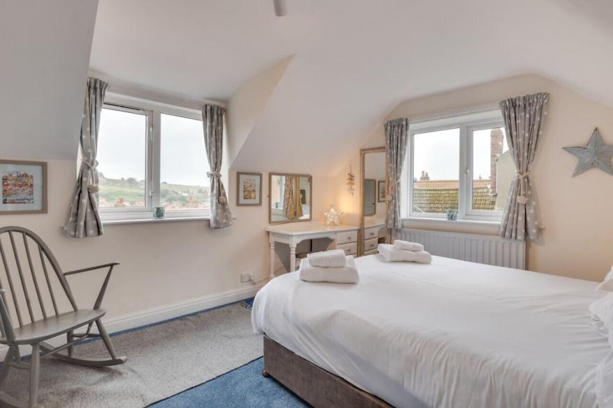 Starlight Cottage - Two Bedroom House, Sleeps 4