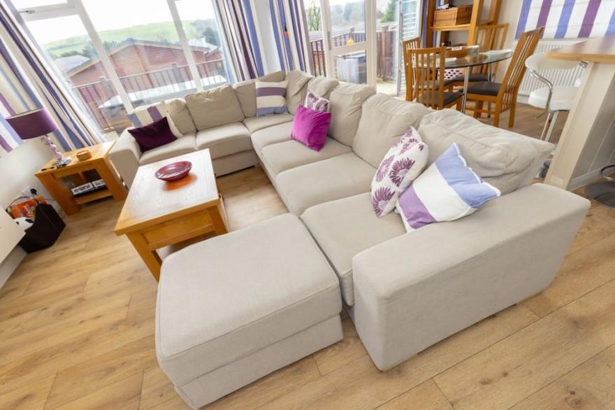 Perfectly located  3 bedroom lodge in Newton Ferrers