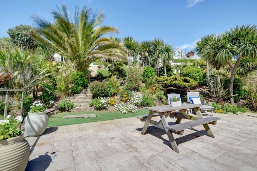 Palms 1 - Two Bedroom House, Sleeps 4