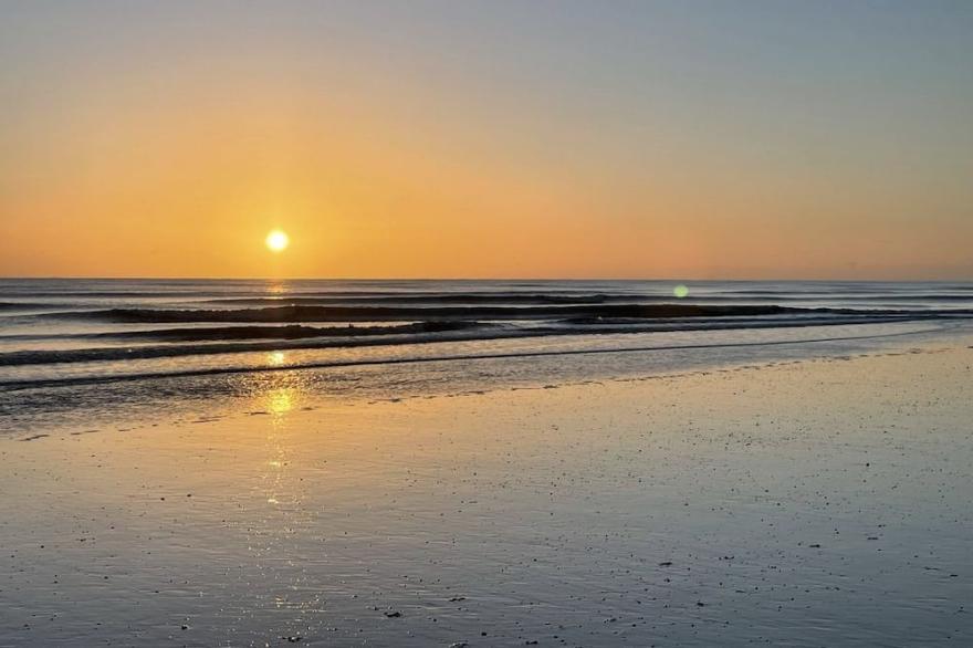 Rushbrook is a lovely family holiday home, just a short walk into the historic town centre of Sandwi