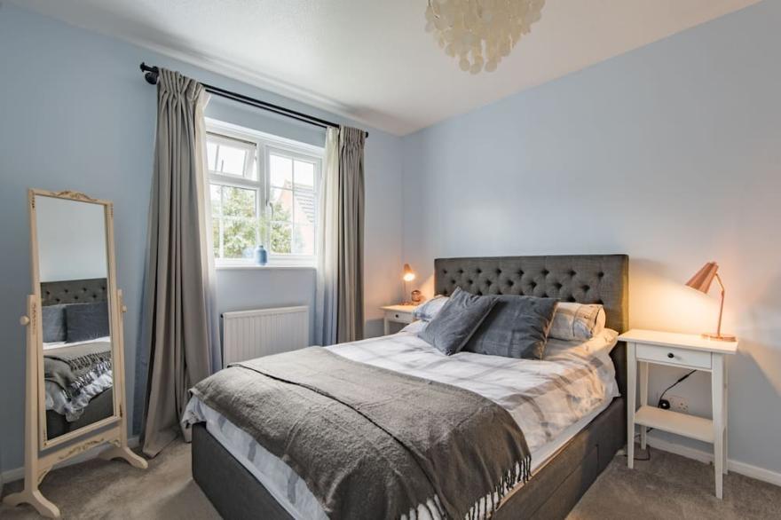 Rushbrook is a lovely family holiday home, just a short walk into the historic town centre of Sandwi