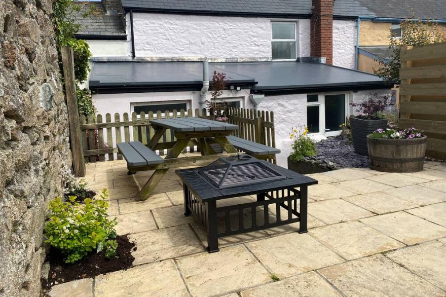 MINER'S REST, family friendly, character holiday cottage in St Day