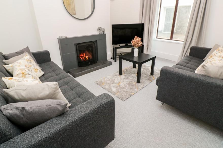 MINER'S REST, family friendly, character holiday cottage in St Day