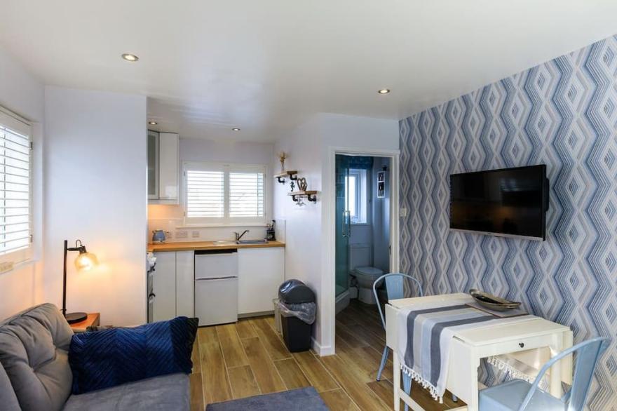 1 Bedroom annex convenient for Saundersfoot & Tenby with parking