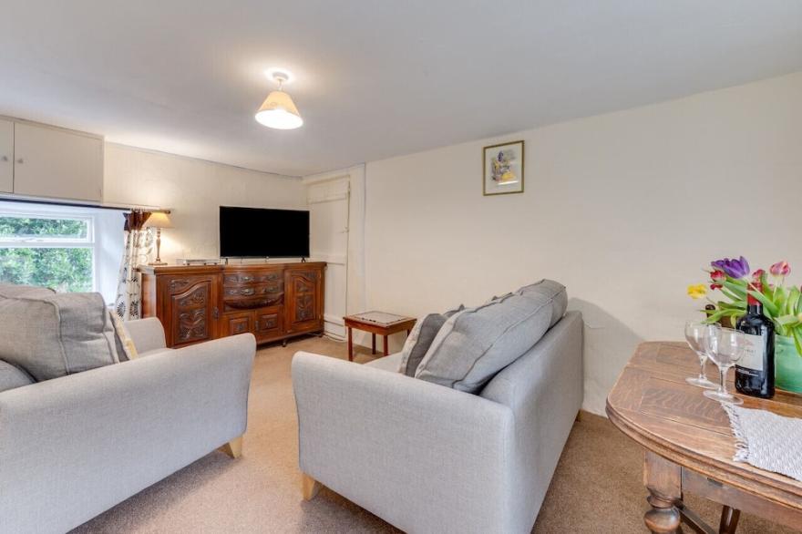 Holwill Farm Wing - One Bedroom House, Sleeps 3