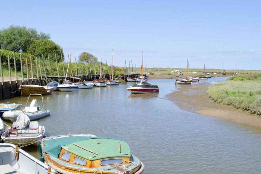 David's Barn - Two Bedroom House, Sleeps 4