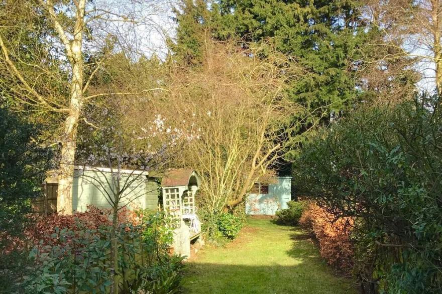 4 Church Terrace - Two Bedroom House, Sleeps 4