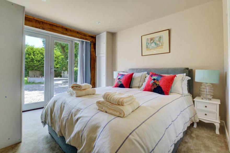 Blackberry Cottage - Two Bedroom House, Sleeps 4