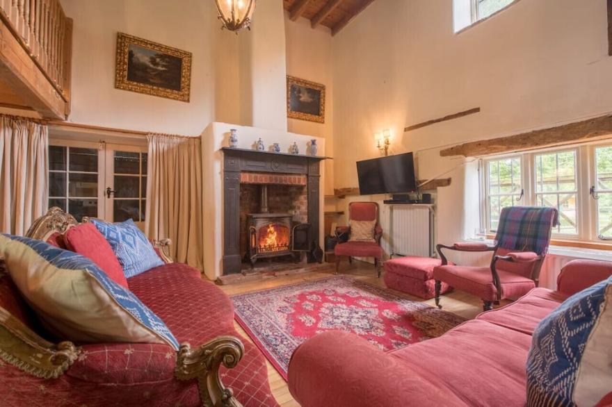 Eades Mill - Three Bedroom House, Sleeps 8