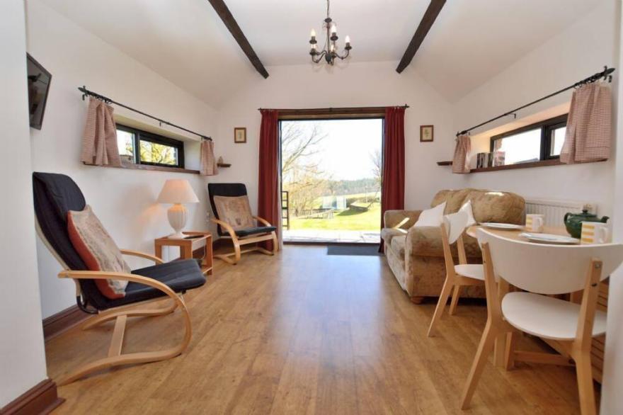 Delightful 2 bedroom cottage in beautiful Devon countryside, indoor pool & sauna