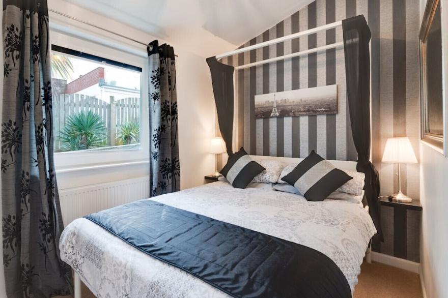 Clearwater - One Bedroom House, Sleeps 2