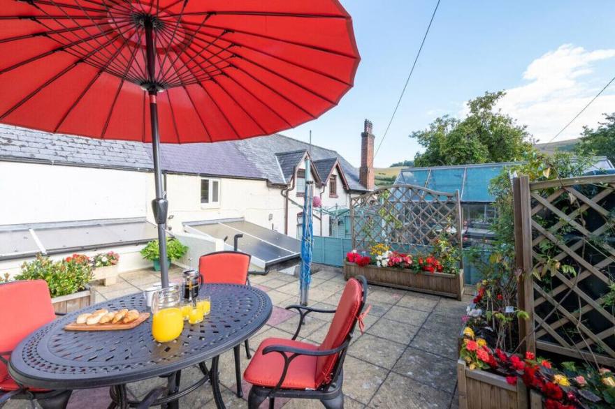 Dee Mount - Two Bedroom House, Sleeps 4