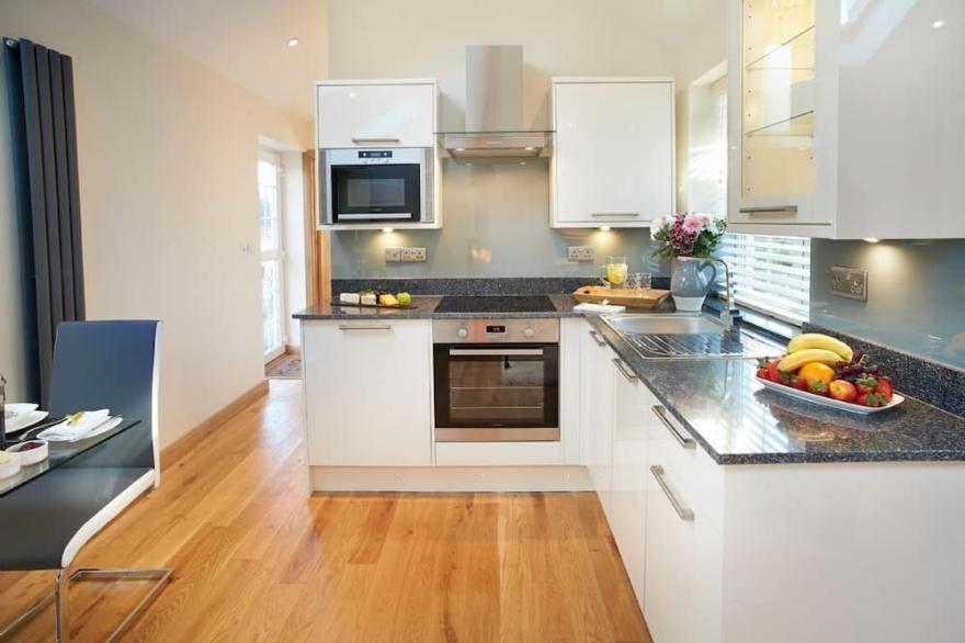 The Cwtch provides the peace and tranquillity of the country side, close to a beautiful coastline.