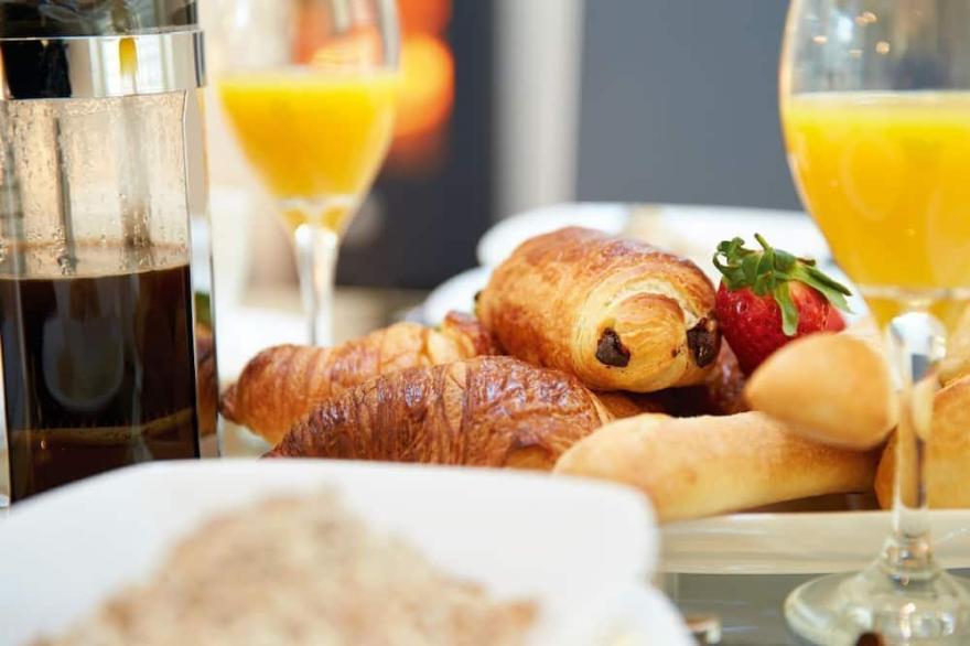 The Cwtch provides the peace and tranquillity of the country side, close to a beautiful coastline.