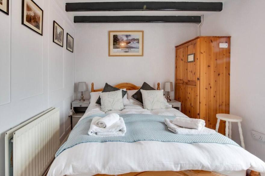 Sea Dog Cottage - Two Bedroom House, Sleeps 4