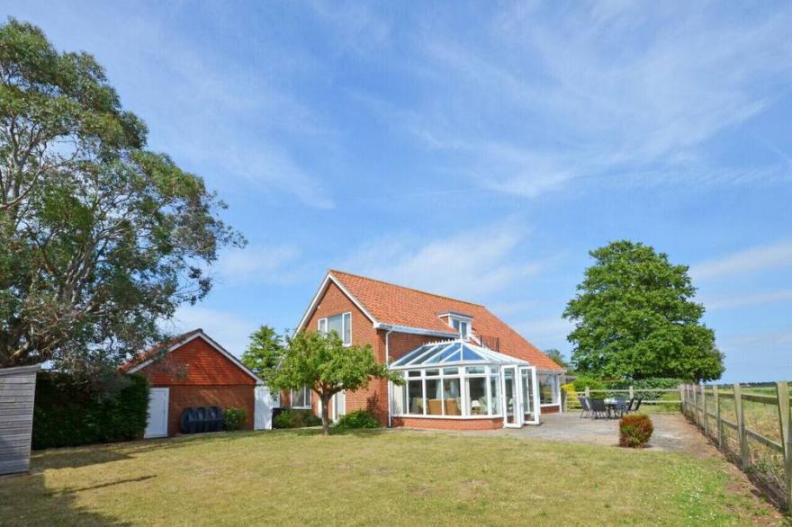 Tormead Lodge - Four Bedroom House, Sleeps 8