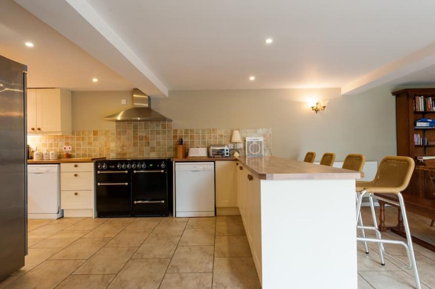 Marshlands - Seven Bedroom House, Sleeps 16