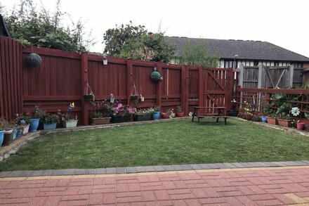 4/BedRooms/House/Garden/2FreeParkings/DLRTrain/O2/Excel