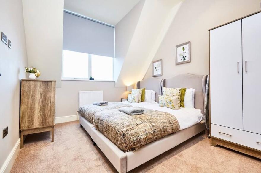 Stunning Central Gems of Harrogate - Sleeps 18!