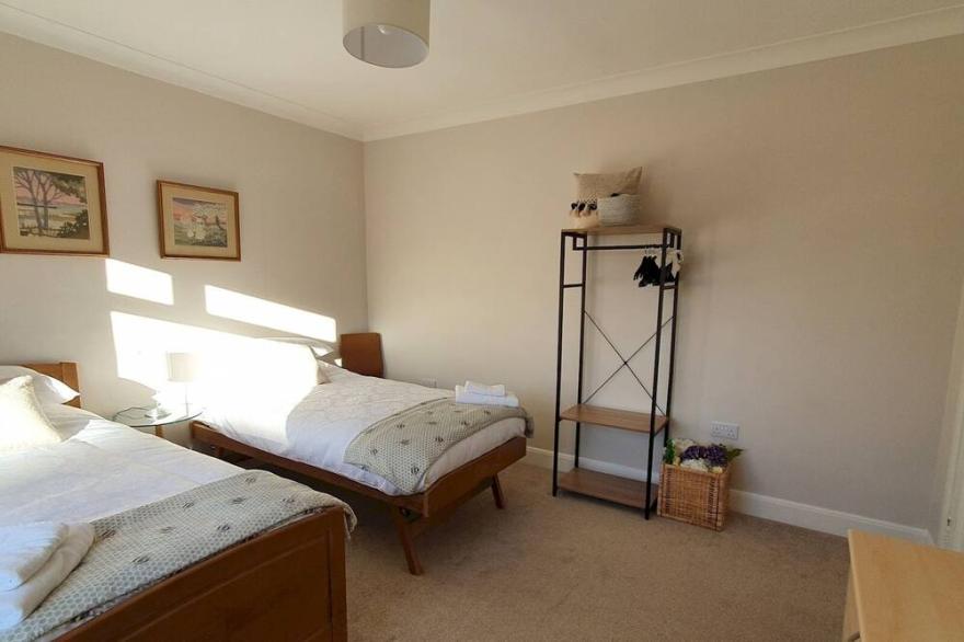 Pass the Keys | Bungalow next to Balgay Park, West End of Dundee