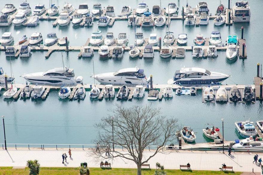 2 bedroom accommodation in Torquay