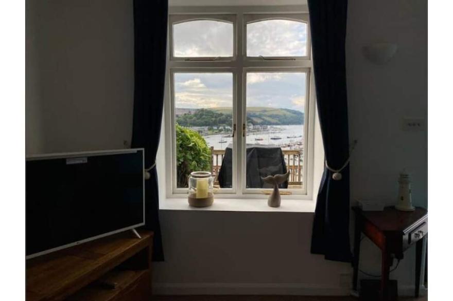 Elevated 2 Bed Fishermans Cottage with Outstanding views
