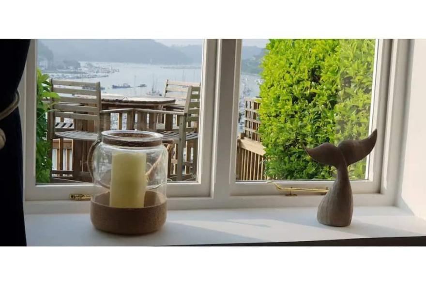 Elevated 2 Bed Fishermans Cottage with Outstanding views