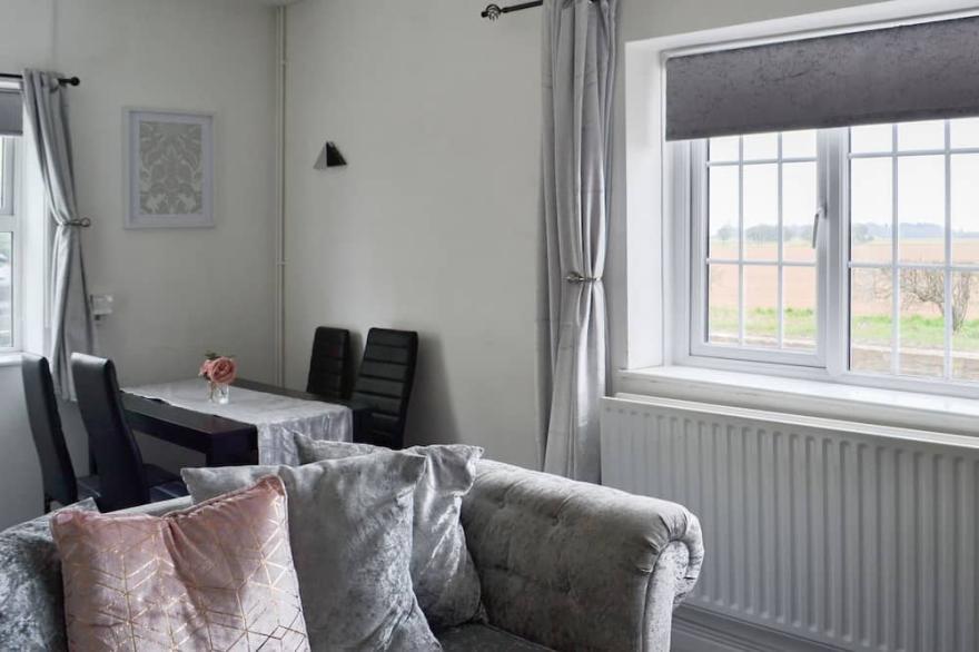 2 bedroom accommodation in Croft, near Skegness
