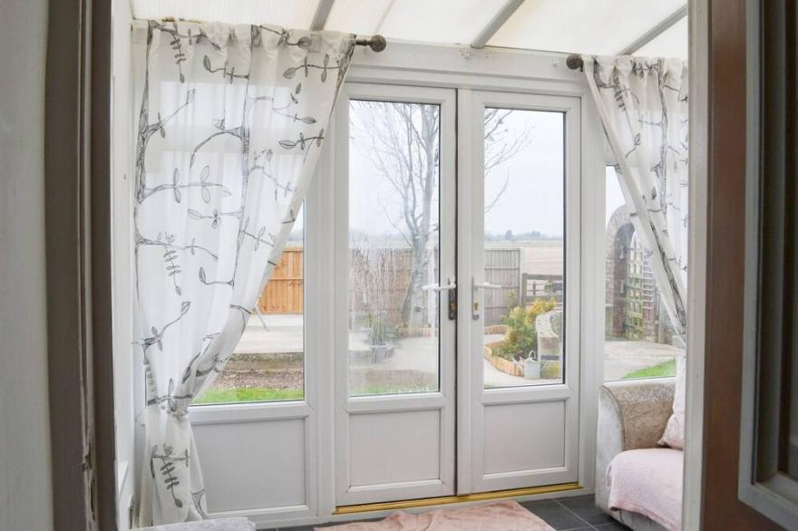 2 bedroom accommodation in Croft, near Skegness