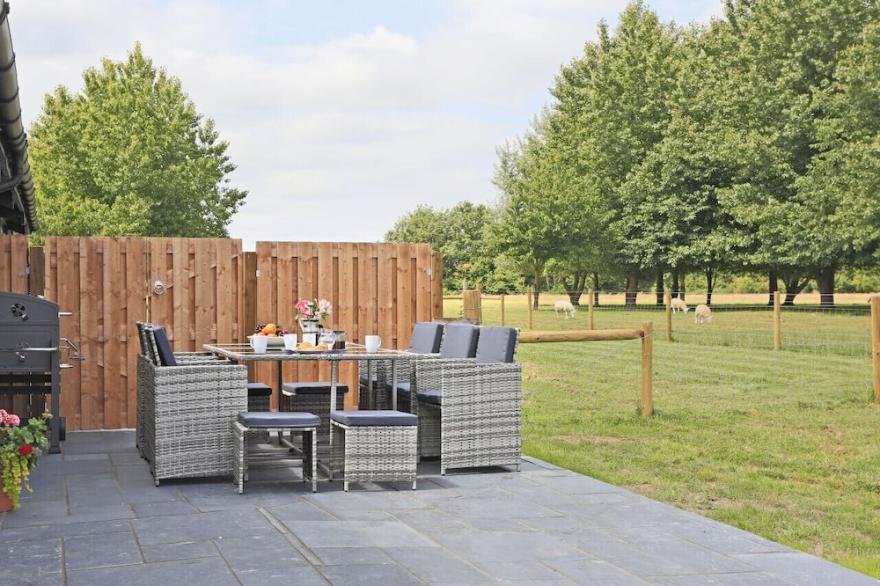 The Hen House - Seven Bedroom House, Sleeps 14
