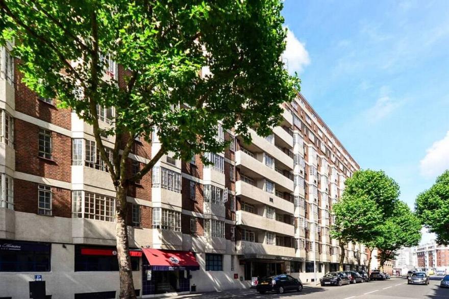Family 2 Bedroom Serviced Apartment in Kensington