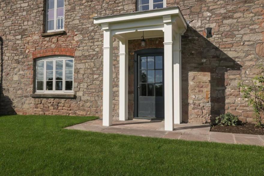 PENTWYN FARM, pet friendly, character holiday cottage in Abergavenny