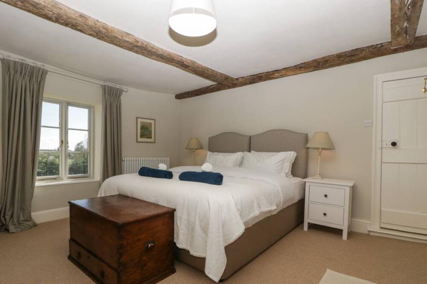 PENTWYN FARM, pet friendly, character holiday cottage in Abergavenny