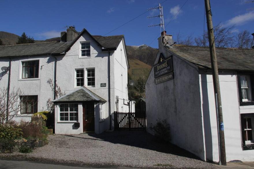 ROSE COTTAGE, family friendly, character holiday cottage in Threlkeld