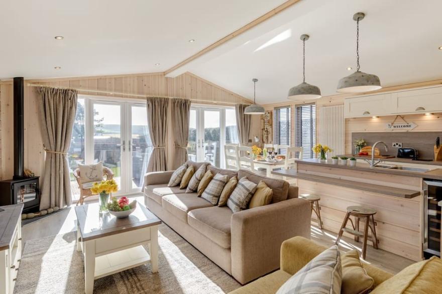 LOBSTER LODGE, pet friendly, country holiday cottage in Runswick Bay