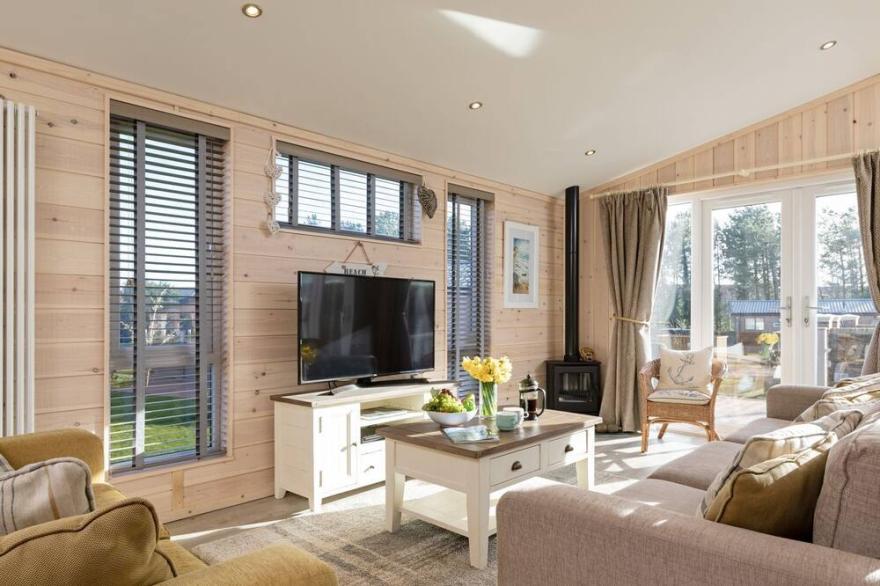 LOBSTER LODGE, pet friendly, country holiday cottage in Runswick Bay