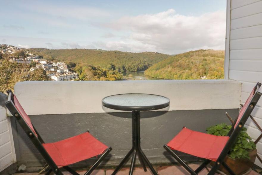 THE KNOLL, family friendly, country holiday cottage in Looe