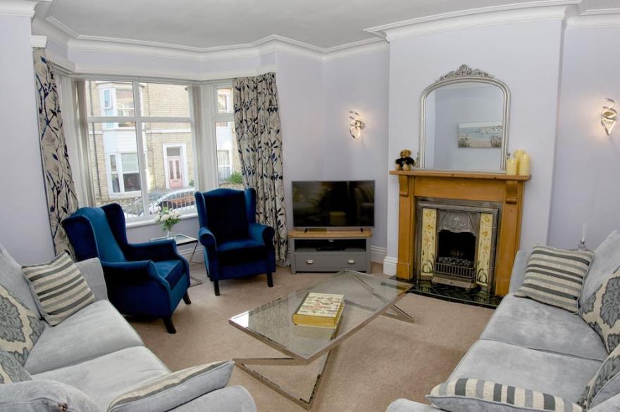 WESTWOOD COTTAGE, pet friendly, character holiday cottage in Whitby