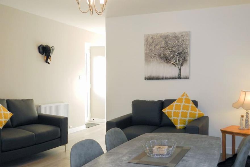 2 bedroom accommodation in Newton Stewart