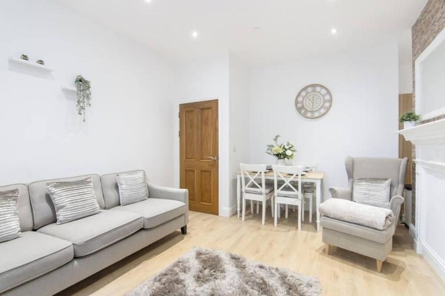 The Roost Group - 2 Bedrooms - Apartment #2