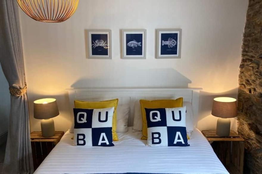 Beautifully Refurbished Harbourside Family Apartment - With Connecting Door